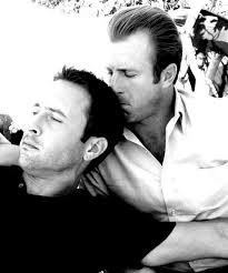 Alex O Loughlin And Scott Caan And Yes It Does Appear He Is Smelling His Hair Con Imagenes Actrices Hawai 5 0
