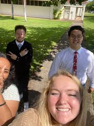 Hi, my name is Pierce. I recently accepted a new job and will be moving to  Hawaii and am looking for potential roommates. I'm a single male who is  turning 24 in