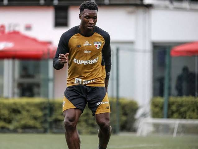 Jogador do S&atilde;o Paulo deve passar por cirurgia e n&atilde;o jogar&aacute; mais esse ano