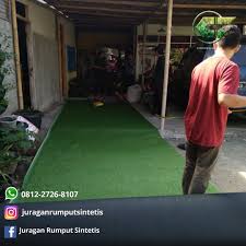 Apa keuntungan menggunakan rumput sintetis? Cara Memasang Rumput Sintetis Di Tanah Rumput Bali Taman