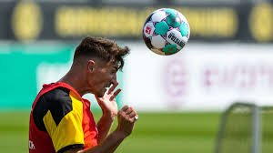 Mai 2021 besiegte der bvb rb leipzig mit 4:1 (3:0). Thomas Meunier Warnt Bvb Kein Spieler Fur Die Dreierkette Von Lucien Favre Bvb 09