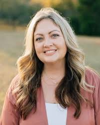 Lauren Garfield's Instagram, Twitter & Facebook