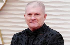 Watch Tyson Fury spar youngsters at old amateur gym as Gypsy King struggles  to stay away from ring after retirement