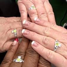 The Meaning Behind Claddagh Jewelry (And How To Pronounce It!) –  Silverandgold.Com