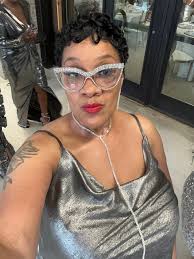 my granddaughter dancing at a festival 😍 🧡