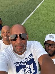 Hello everyone, I just want to introduce myself. I have never been to a  South High School reunion altough Ive had 44 years to do so, and it was  actually my husband