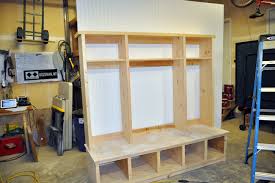 how to build a hutch