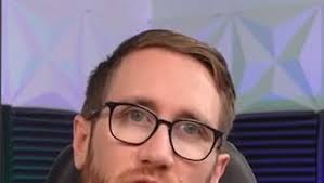 Amazon.com : NEEWER 15 Pro Max Phone Cage Video Rig with Dual Handles  Compatible with iPhone 15 Pro Max, Metal 67mm Filter Adapter, 17mm Lens  Backplane, Phone Rig Smartphone Stabilizer for Video