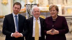 Zwězkowy kraj sakska) is een deelstaat in het oosten van duitsland.de deelstaat heeft een oppervlakte van 18.338 km² en 4.077.937 inwoners (31 december 2018). Prof Kurt Biedenkopf Archive Top Magazin Dresden