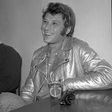 Всего у джонни четверо детей: Johnny Hallyday L Idole Des Jeunes Est Decedee A 74 Ans Elle