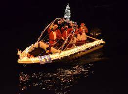 Huge selection, low prices, lots of colors and themes to choose from! Boat Parade Of Lights Shines Bright For The Holidays Canyon Lake California