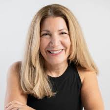 Betsy Hicks-Russ (@betsyonthego)