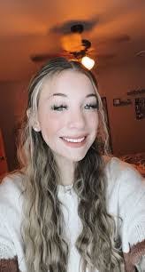 Hope Thacker's Instagram, Twitter & Facebook