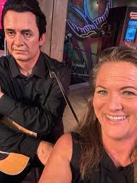 Mark Perri's Instagram, Twitter & Facebook