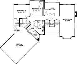 Please note that the house plans in this collection may require modifications or other changes to meet local regulations. Traditional Style House Plan 4 Beds 3 5 Baths 4634 Sq Ft Plan 966 20 Eplans Com