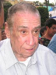 GENTE DE CHAPALA ¿TE ACUERDAS? Sr. Cura Raúl Navarro, Benefactor de Chapala  Daniel Raygoza P. En el año de 1944 llegó a Chapala, Jalisco, destinado  sacerdote el entonces Padre Raúl Navarro R.