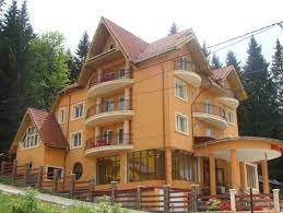 In apropierea unei zone forestiere, in frumoasa statiune pre. Hotel Pensiunea Cota 1200 Predeal