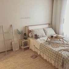 It's highly reductive, focusing on incorporating only the essential. Pin By Alice On N H A C á»­ A Room Design Bedroom Room Inspiration Bedroom Small Room Bedroom