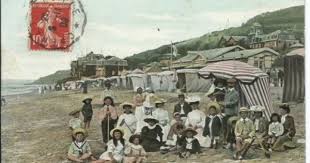 Houlgate Calvados Famille Sur La Plage Http Www Normandythenandnow Com Houlgate Plage Bord De Mer Cote Fleurie