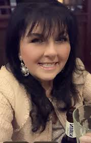 Well I thought my fushia plant had died, look what growing.I am in the  UK😍😍