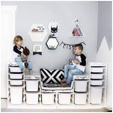 Semihandmade makes custom, colorful doors to fit the cabinet bases of ikea's kitchen systems, closets, and bathrooms. Trofast Hacks 10 Diy Avec Le Meuble Ikea Club Mamans