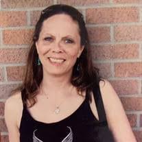 Lisa Spinks's Instagram, Twitter & Facebook