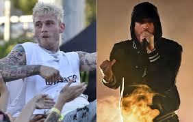 After hearing his name dropped on eminem's surprise kamikaze album, machine gun kelly took the weekend to pen his response on wax and take aim at one of his idols on the eviscerating rap devil on monday (sept. Machine Gun Kelly Came Up With Eminem Diss Track Rap Devil While Drunk In A Locker Room