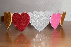 Bonne fête maman d'écrit sur la fleur cartonnée. Couronnes Pour Les Princesses La Maison Feerique