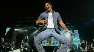 Chayanne is a son of quintino figueroa, a sales manager, and irma luz arce, a teacher (died on 17th april 2014 because of cancer.) Mit Seele Die Erste Spanische Tour Seit Zehn Jahren Von Chayanne Nach Welt