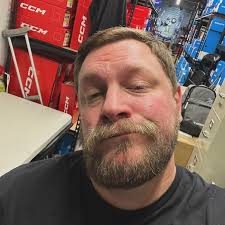 Can I attempt to use soul eating oviraptor if I have a full board of  monsters?