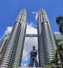 Petronas twin towers are the tallest twin towers in the world. Kl Tower Vs Petronas Twin Tower Which Is Better Enidhi India Travel Blog