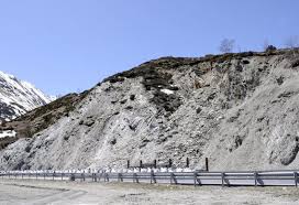 El pas de la casa is a ski resort (part of the grandvalira resort), town, and mountain pass in the encamp parish of andorra, lying on the border with france. Eboulement En Andorre La Route Vers Le Pas De La Case Va Rouvrir Des Mercredi Actu Toulouse