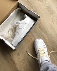 Featured in magazines and music videos, the shoes even were the subject of a hit song by rapper nelly. Cream Laces Sneakers