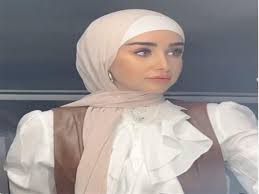 هنادي مهنا تثير الجدل بنحافتها في أحدث ظهور: Ù‡Ù†Ø§ Ø§Ù„Ø²Ø§Ù‡Ø¯ Ø¨Ø§Ù„Ø­Ø¬Ø§Ø¨ ÙÙŠ ÙƒÙˆØ§Ù„ÙŠØ³ Ù…Ø³Ù„Ø³Ù„ Ø­Ù„ÙˆØ© Ø§Ù„Ø¯Ù†ÙŠØ§ Ø³ÙƒØ± ÙÙŠØ¯ÙŠÙˆ Ù…ØµØ±Ø§ÙˆÙ‰