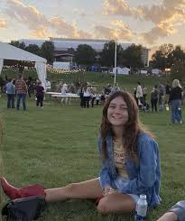 Looking for Subleaser starting either December or January until end of  July!!! -3 bed 1 bath -great location: right next to city park and 3 mins  from CSU campus, free street parking -