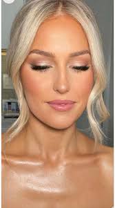 Looking for a Makeup Artist! Hi everyone! I'm getting married