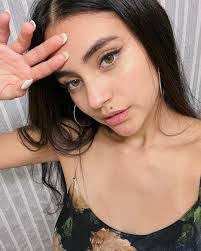 Lily Mcdonald's Instagram, Twitter & Facebook