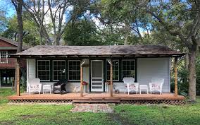 We are nestled under cool pecan tree shade in the heart of texas tubing country. Clean Cabin Guadalupe River Sanantonio Austin Cabins For Rent In New Braunfels Texas United States