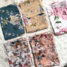 Jangan lupa untuk sertakan nama gurumu juga ya. Printed Chiffon Satin Shawl On Instagram Tengah Mencari Hadiah Untuk Hari Guru Why Not Bagi Hadiah Shawl Untuk Guru Lecturer Favour Floral Tie Floral Design
