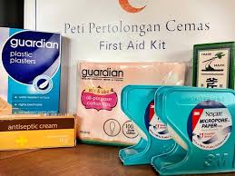 Pertolongan cemas jawab soalan yang diberikan. First Aid Kit Picture Of Quiik Cat Kuching Tripadvisor