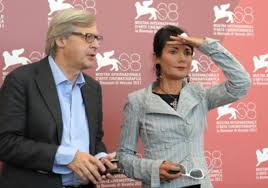Elisabetta sgarbi, sorella del più noto critico d'arte vittorio, è diventata negli anni uno dei più stimati protagonisti del mondo dell'editoria italiana. Elisabetta Sgarbi Eta Altezza Peso Lavoro Laurea Vita Privata Tuttivip