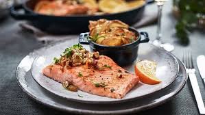 Ofenlachs Und Kartoffelgratin 736x415 Ofenlachs Kartoffelgratin Lachs Rezept
