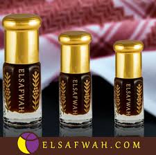دهن عود كمبودي قديم معتق 15 سنه اذا كنت من عشاق الروائح البارده وخصوصا في فصل الشااء استخدم دهن عود كمبودي قديم يميزك Book Perfume Fragrances Perfume Perfume