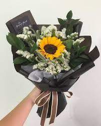 Choose what kind of flower graduation invitations you want based on type, orientation, size and shape. 12 Ide Men Bouquet Buket Bunga Buket Bunga