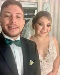 Hoy en tu gran día nomas te quiero decir que te mirabas como toda Princesa,  hoy empieza una nueva etapa en tu vida de casada y nomas quiero que sepas  que ahí