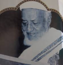 علم شامخ من اعلام الفكر الزيدي في القرن الرابع عشر فريد عصره المجتهد الجهبذ  المؤرخ المحقق الكبير صفي الإسلام احمد محمد زباره ولد في قرية الكبس. خولان  الطيال في سنة 1325 هجرية