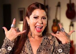 Hace aproximadamente 30 años, surgió el rumor de que entre paulina rubio y alejandra guzmán existía una rivalidad, y no precisamente se trataba por quién de las dos era más talentosa o con más. Cirugia 30 No Sera La Ultima Para Alejandra Guzman Revista Ronda