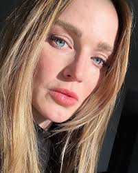 Hello, I love you, won't you tell me your name?