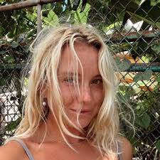 kaitlyn laycock (@kaitlynlaycock)