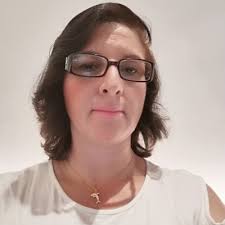 Me siento muy honrada de recibir está invitación para fungir como invitada  de honor en la ceremonia de clausura para todos los graduados del ciclo  2021.